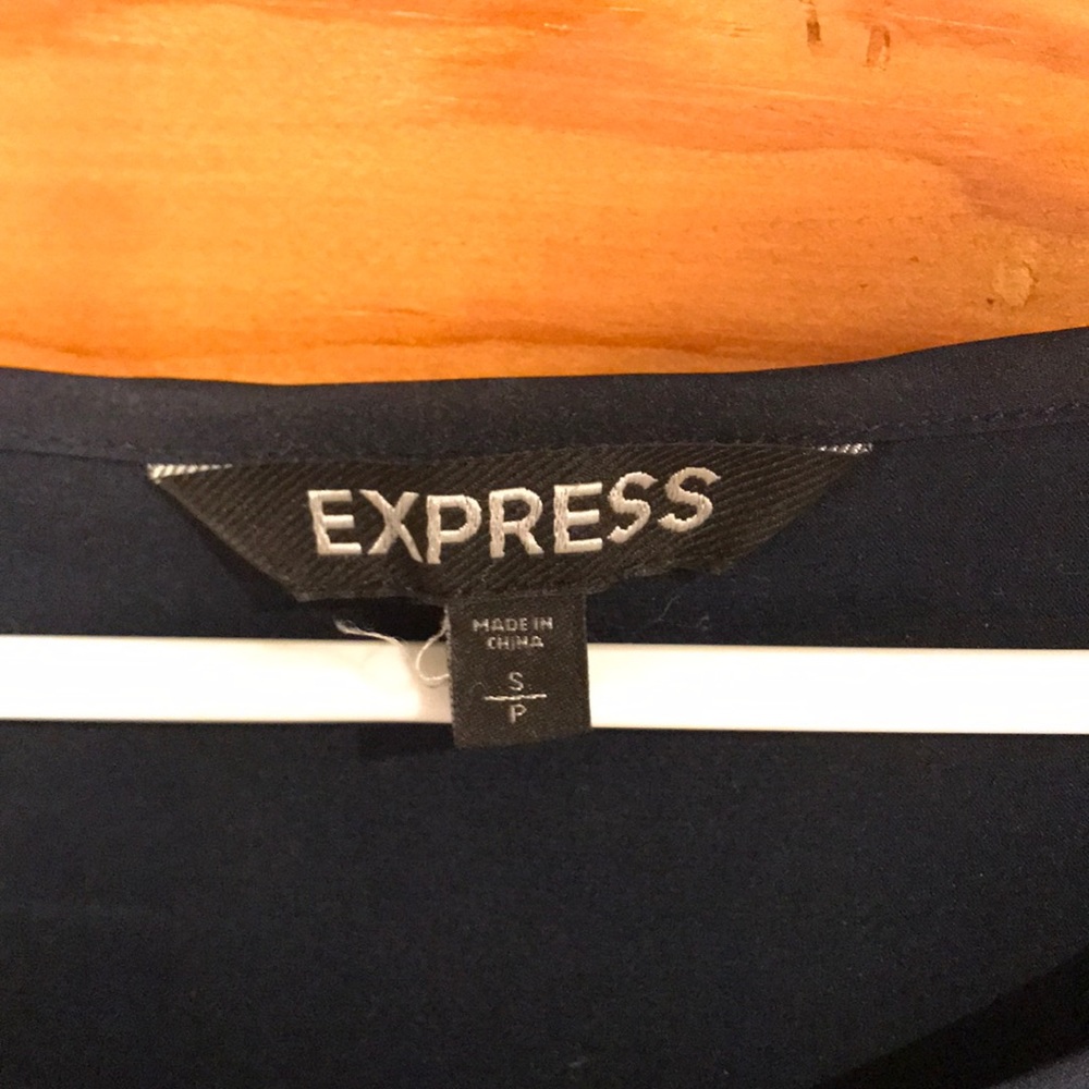 Express Blouse - Picture 3 of 3
